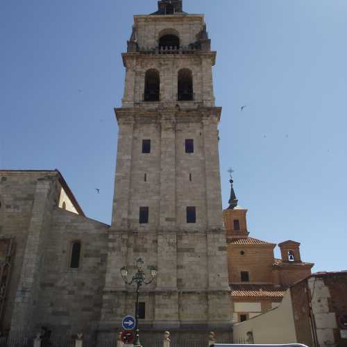 Алькала-де-Энарес. Башня Кафедрального Собора. (31.07.2018)
