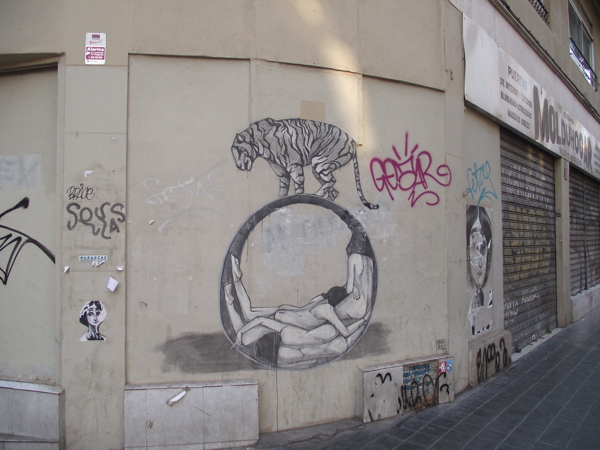 Оригинальное граффити в Валенсии. (29.07.2018)