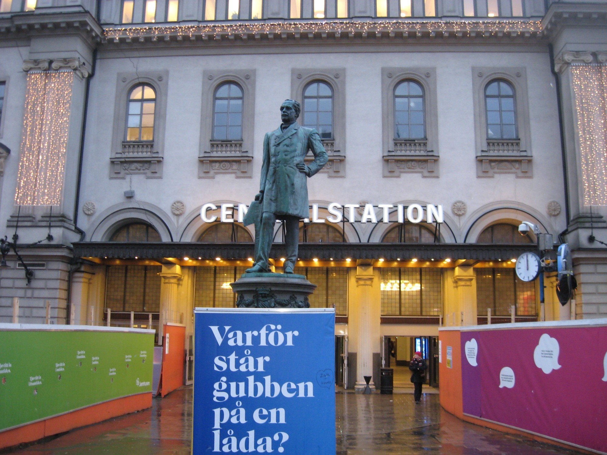 Стокгольм. Около центрального вокзала. (05.01.2012)