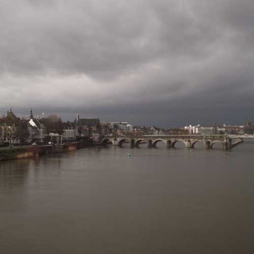 Маастрихт. Вид с моста Хоге Бруг. (13.03.2019)