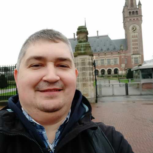 Гаага. Я на фоне Дворца Мира. (16.03.2019)