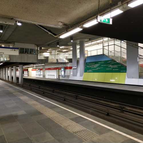 В метро Роттердама. (17.03.2019)