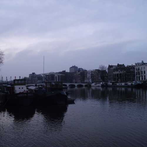 Амстердам. Река Амстел. (09.01.2018)
