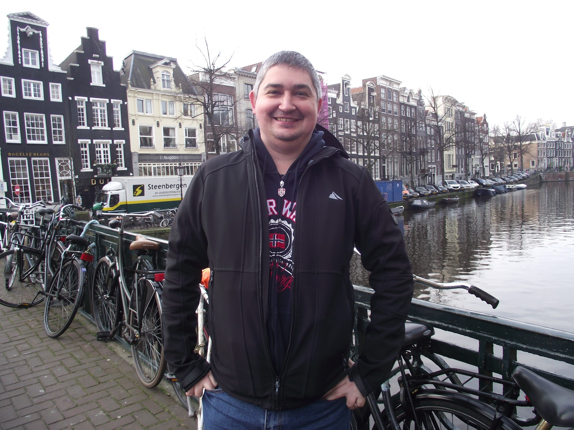 Амстердам. Я у канала Кайзерграхт. (09.01.2018)