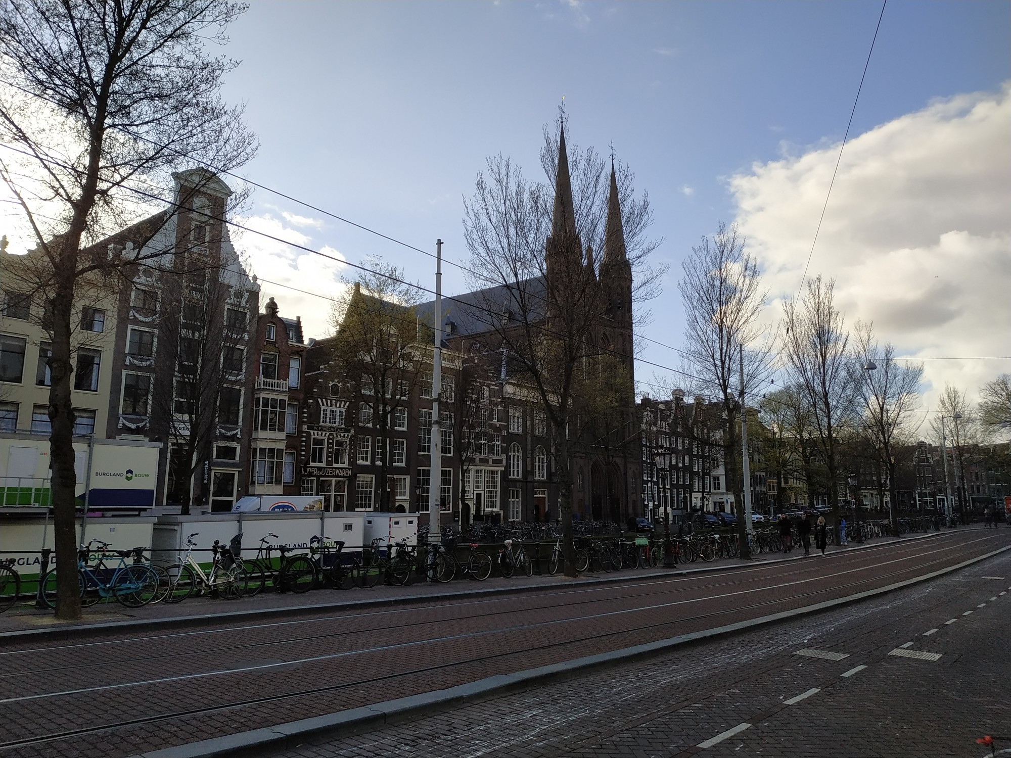 Амстердам. Набережная канала Сингел. (18.03.2019)