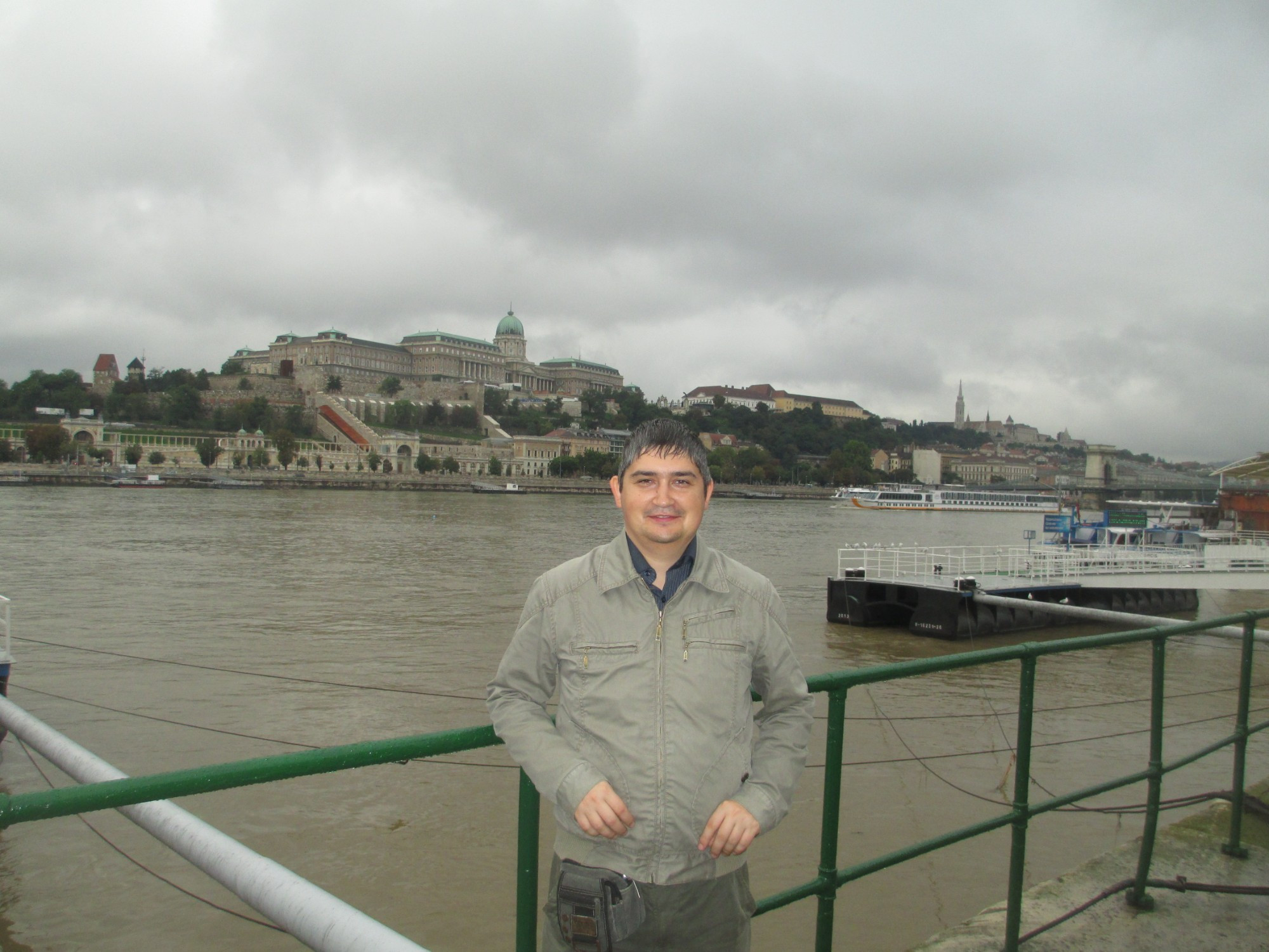 Будапешт. Я и вид на замок Буда. (14.09.2014)