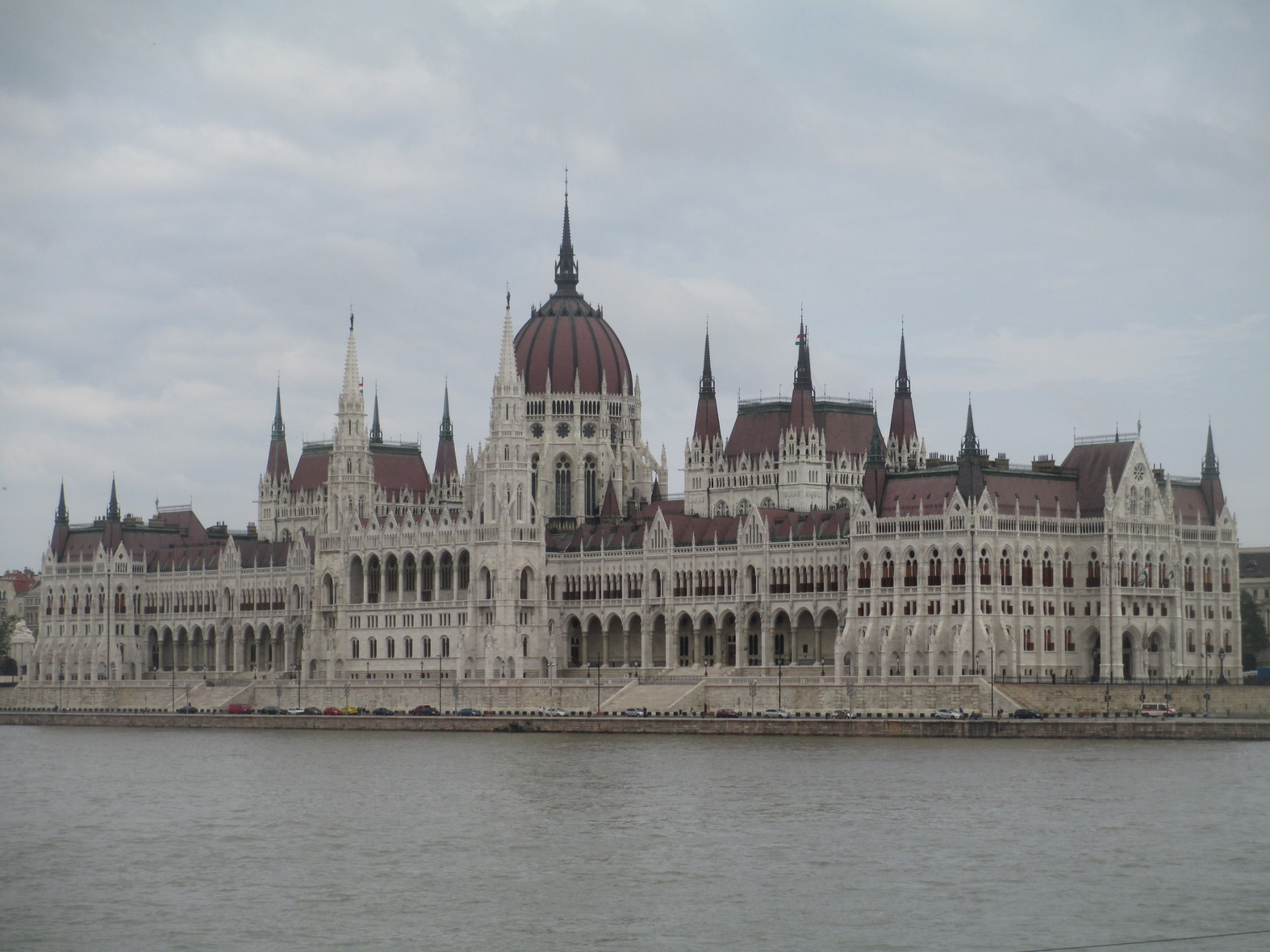 Будапешт. Вид на здание Парламента с холма замка Буда. (15.09.2014)