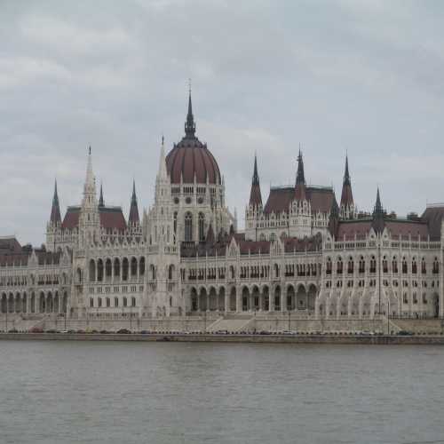 Будапешт. Вид на здание Парламента с холма замка Буда. (15.09.2014)