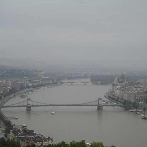 Будапешт. Вид на Дунай и цепной мост Сечени с горы Геллерт. (15.09.2014)