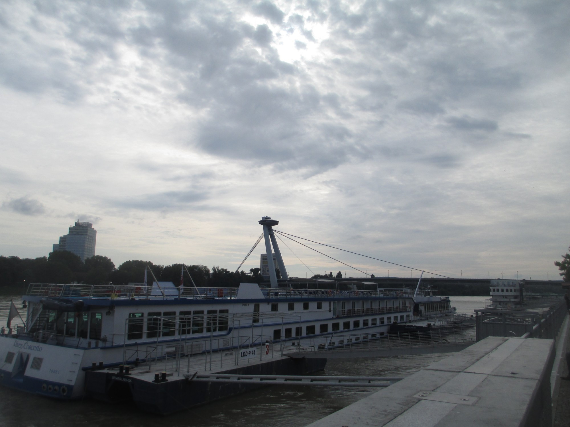 Братислава. Набережная Дуная. (16.09.2014)