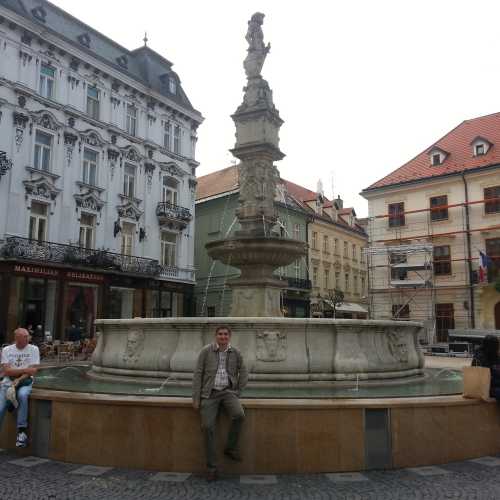 Братислава. Я у фонтана Роланда. (16.09.2014)