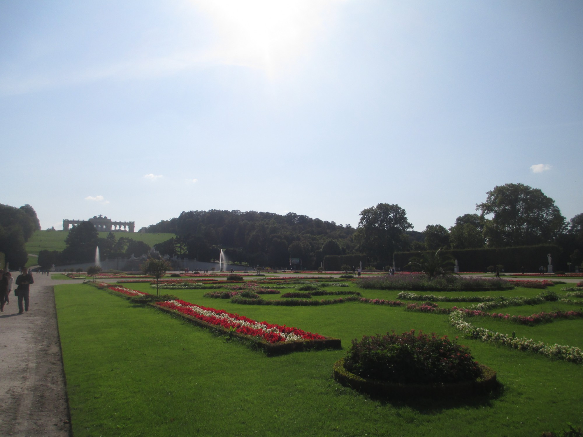 Вена. Парк у императорской резиденции Шёнбрунн. (17.09.2014)