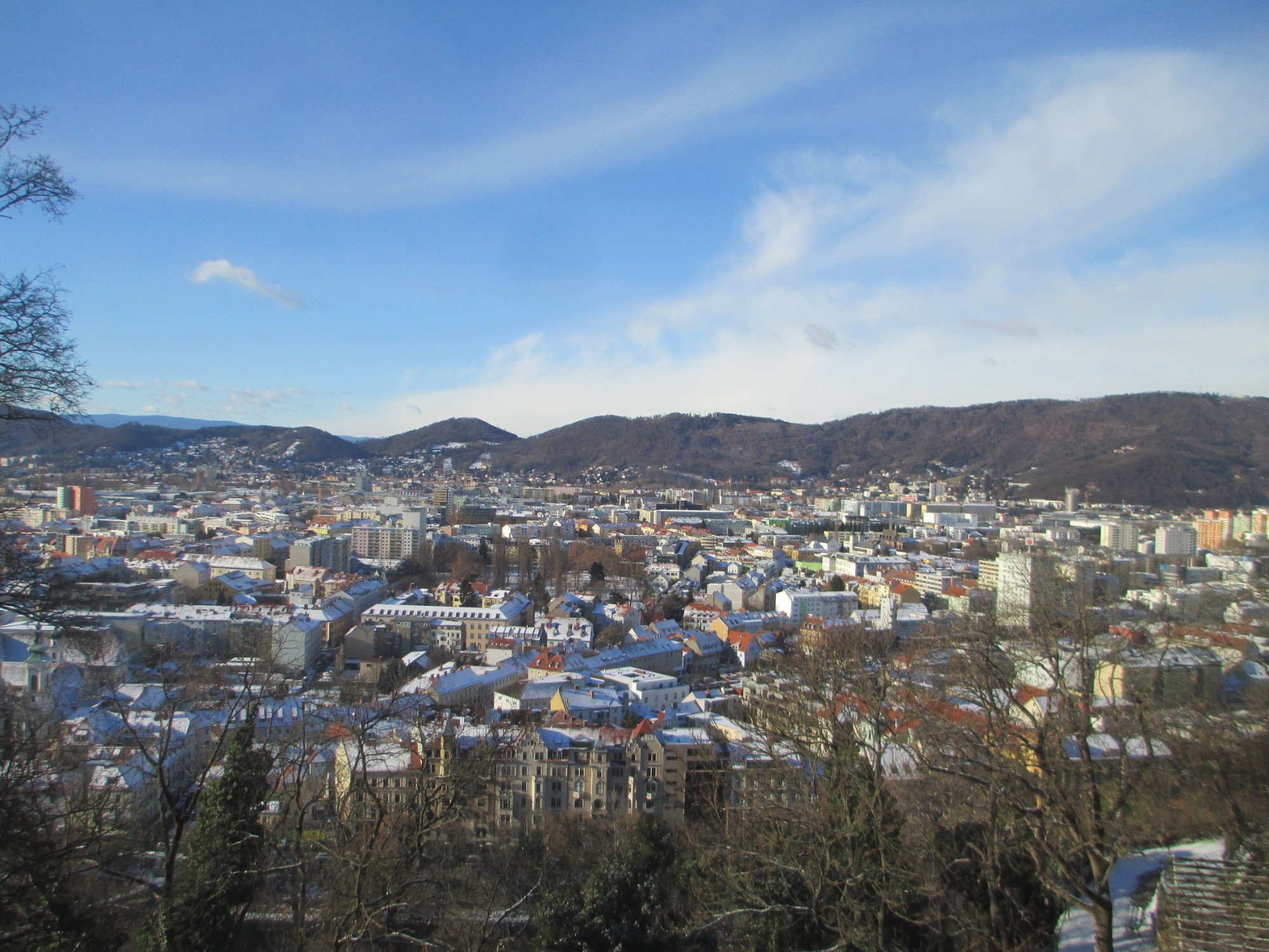 Вид на Грац с горы Шлоссберг. (05.01.2017)