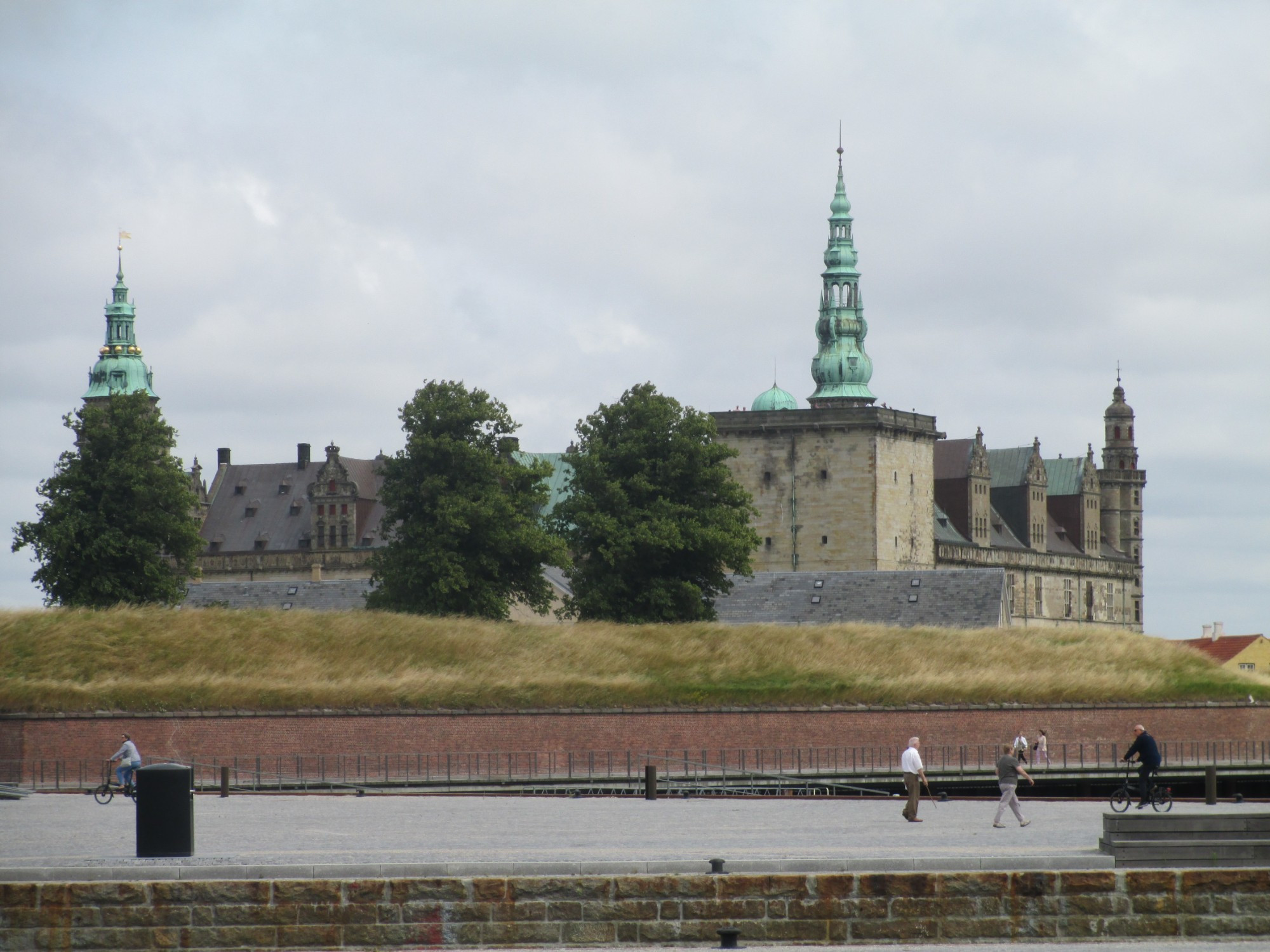 Хельсингёр. Вид на замок Кронборг. (14.07.2013)