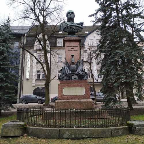 Тарту. Памятник Барклаю-де-Толли. (21.12.2019)