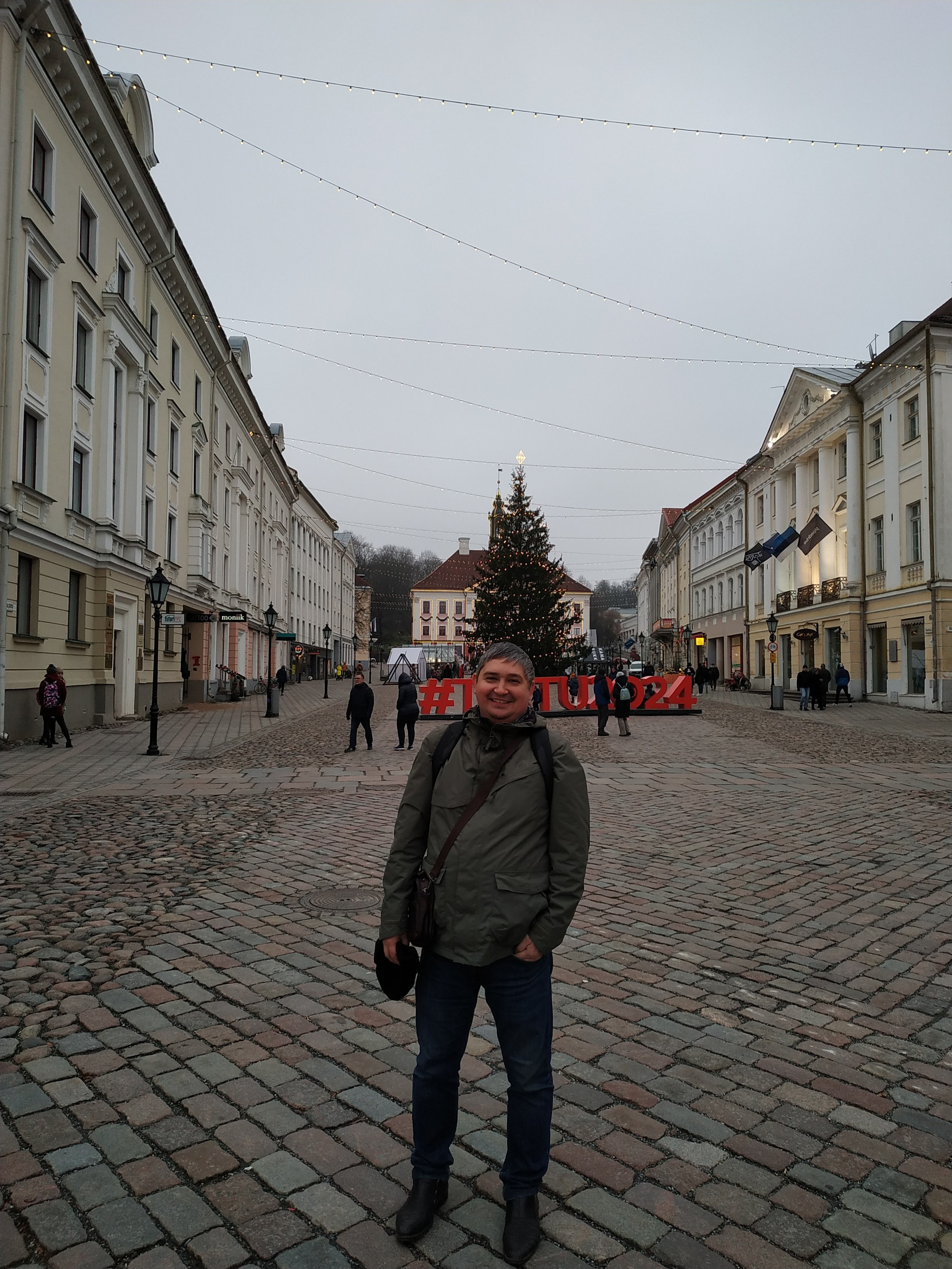 Тарту. Я на Ратушной площади. (21.12.2019)