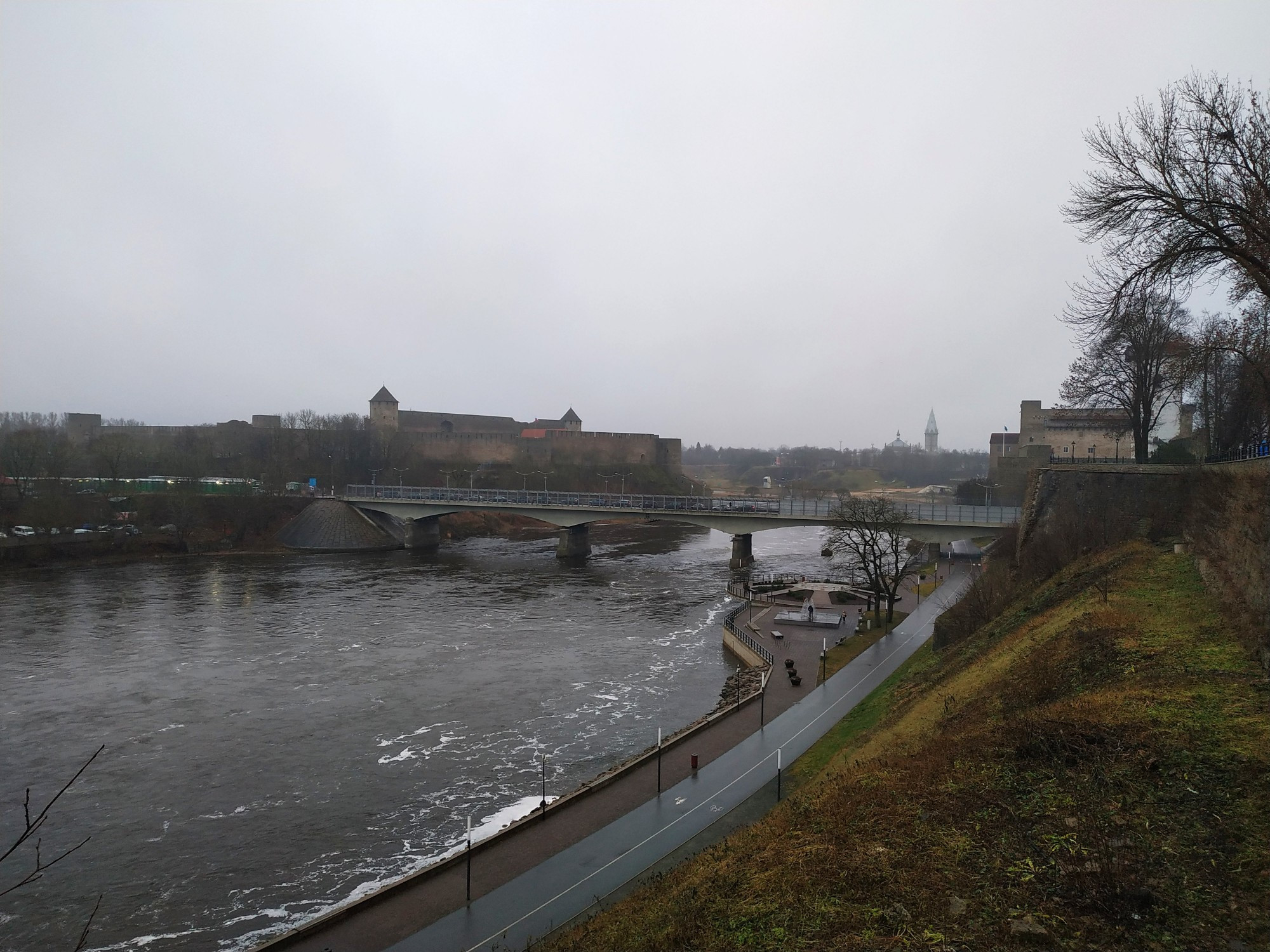 Нарва. Вид на мост Дружбы. (22.12.2019)