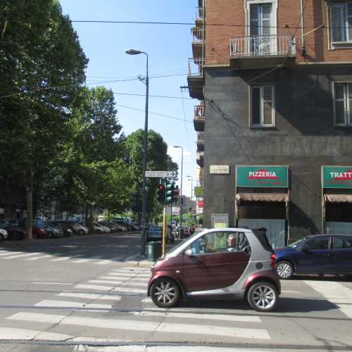 Милан, Италия