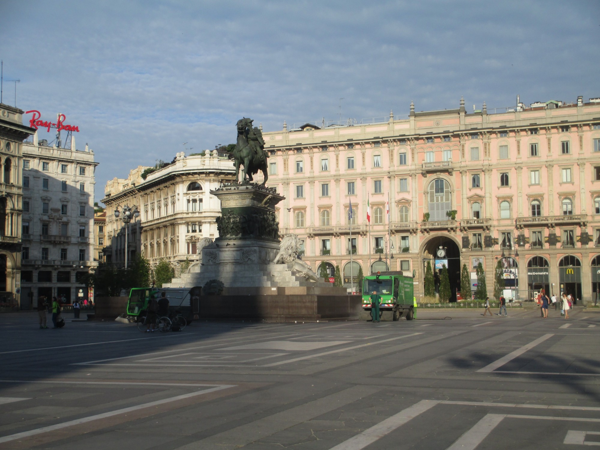 Милан. Площадь Дуомо. (06.07.2014)