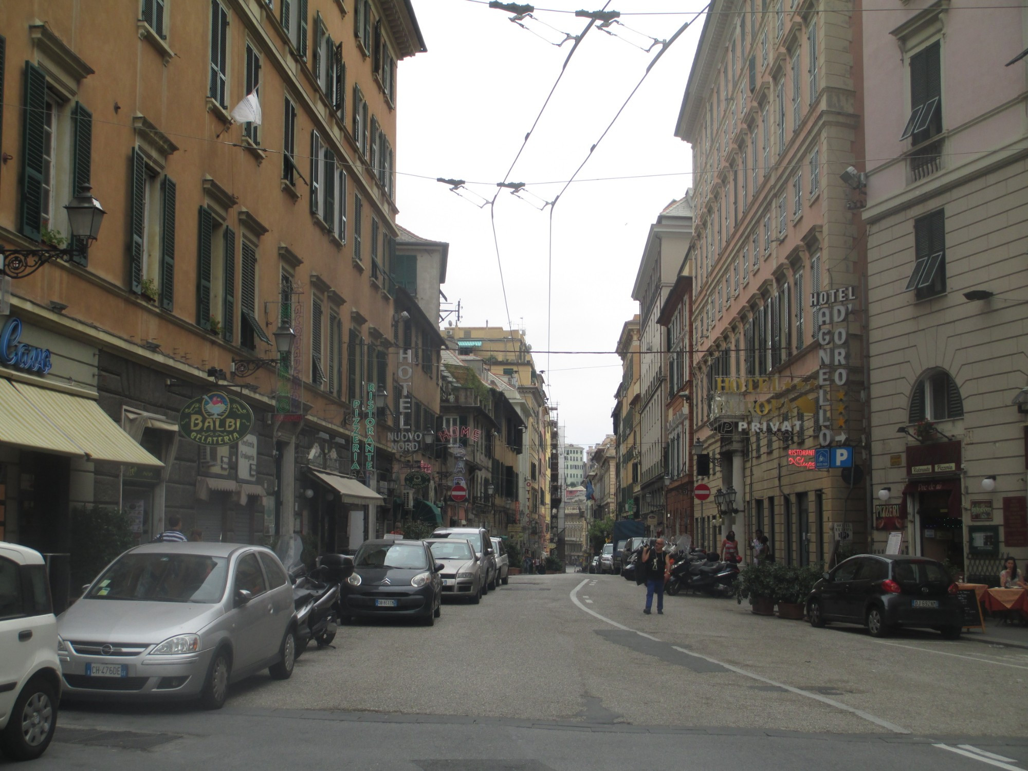Генуя. Улица Бальби. (06.07.2014)