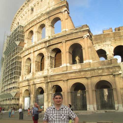Рим. Я у Колизея. (09.07.2014)