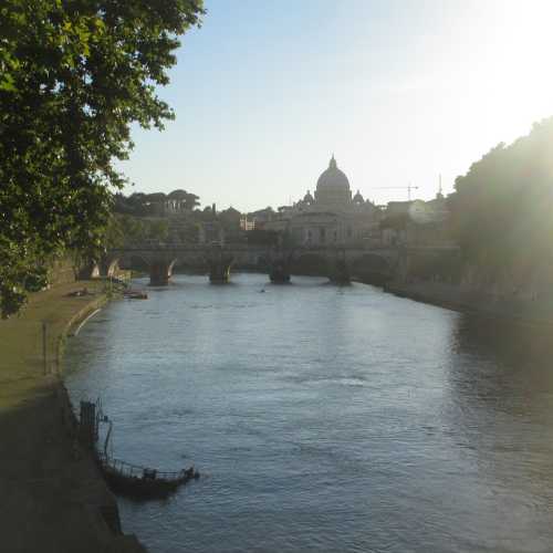 Рим. Вид на Тибр с моста Умберто I. (10.07.2014)