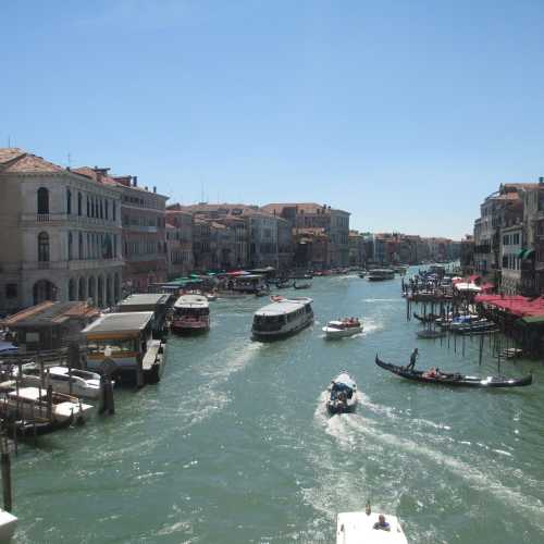 Венеция. Вид на Канал Гранде с моста Риальто. (16.07.2014)