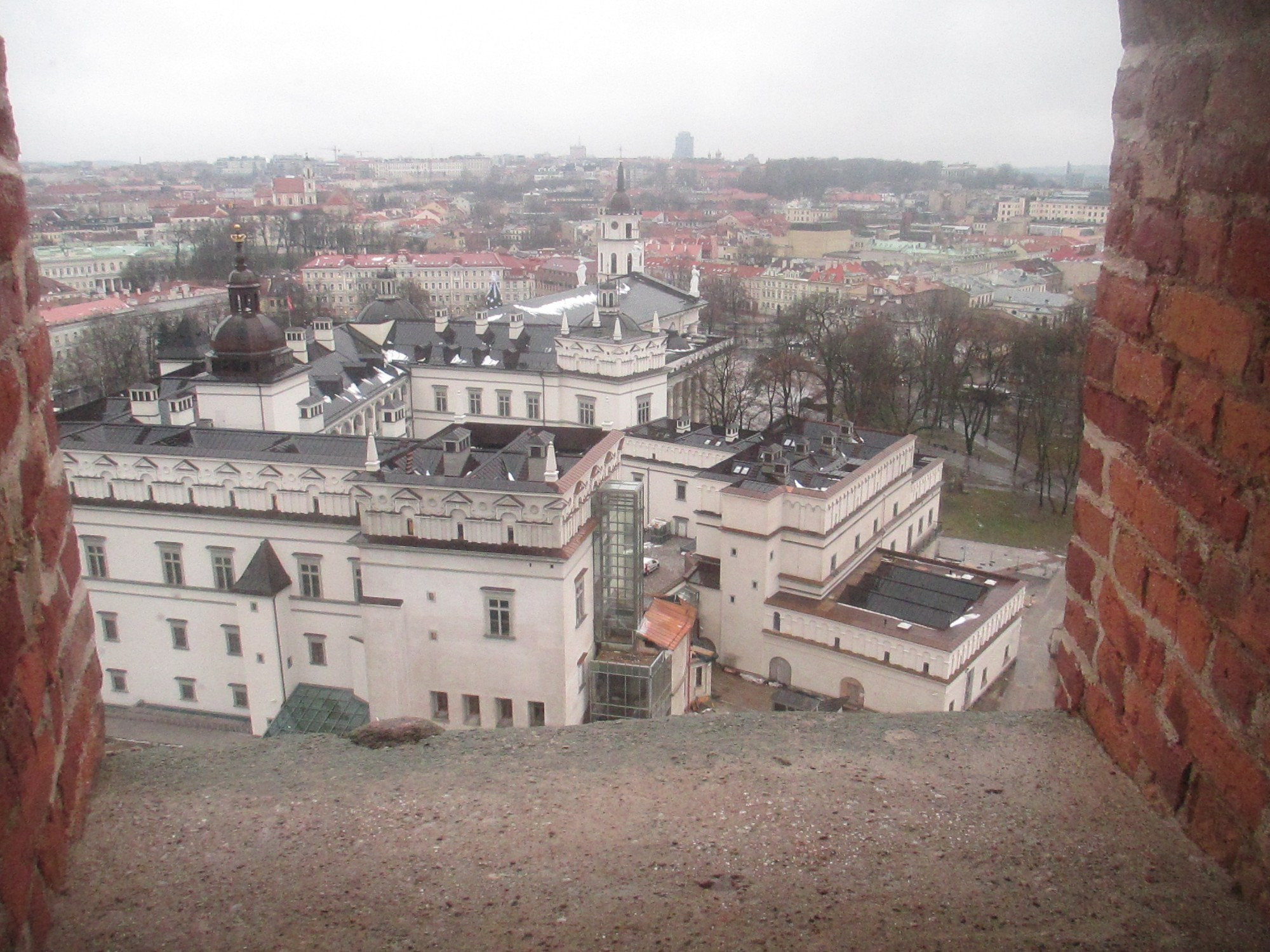 Вильнюс. Вид из окна Башни Гедиминаса (02.01.2015)