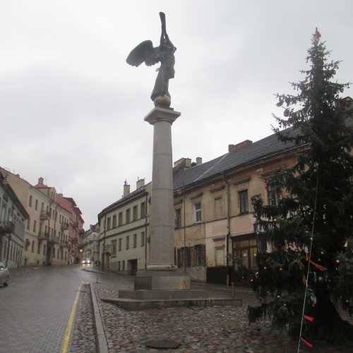 Вильнюс. Ужупис. Скульптура Бронзового Ангела (02.01.2015)