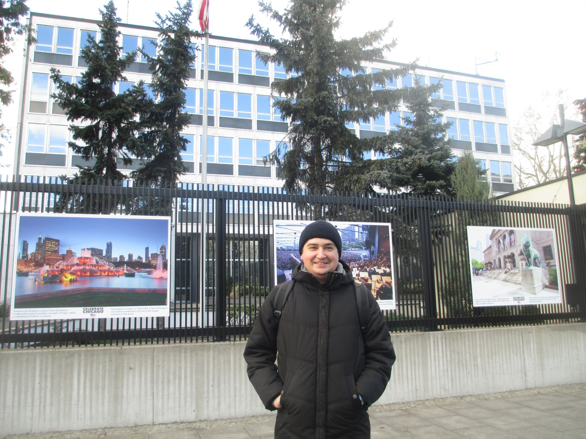 Варшава. Я у посольства США (05.01.2015)