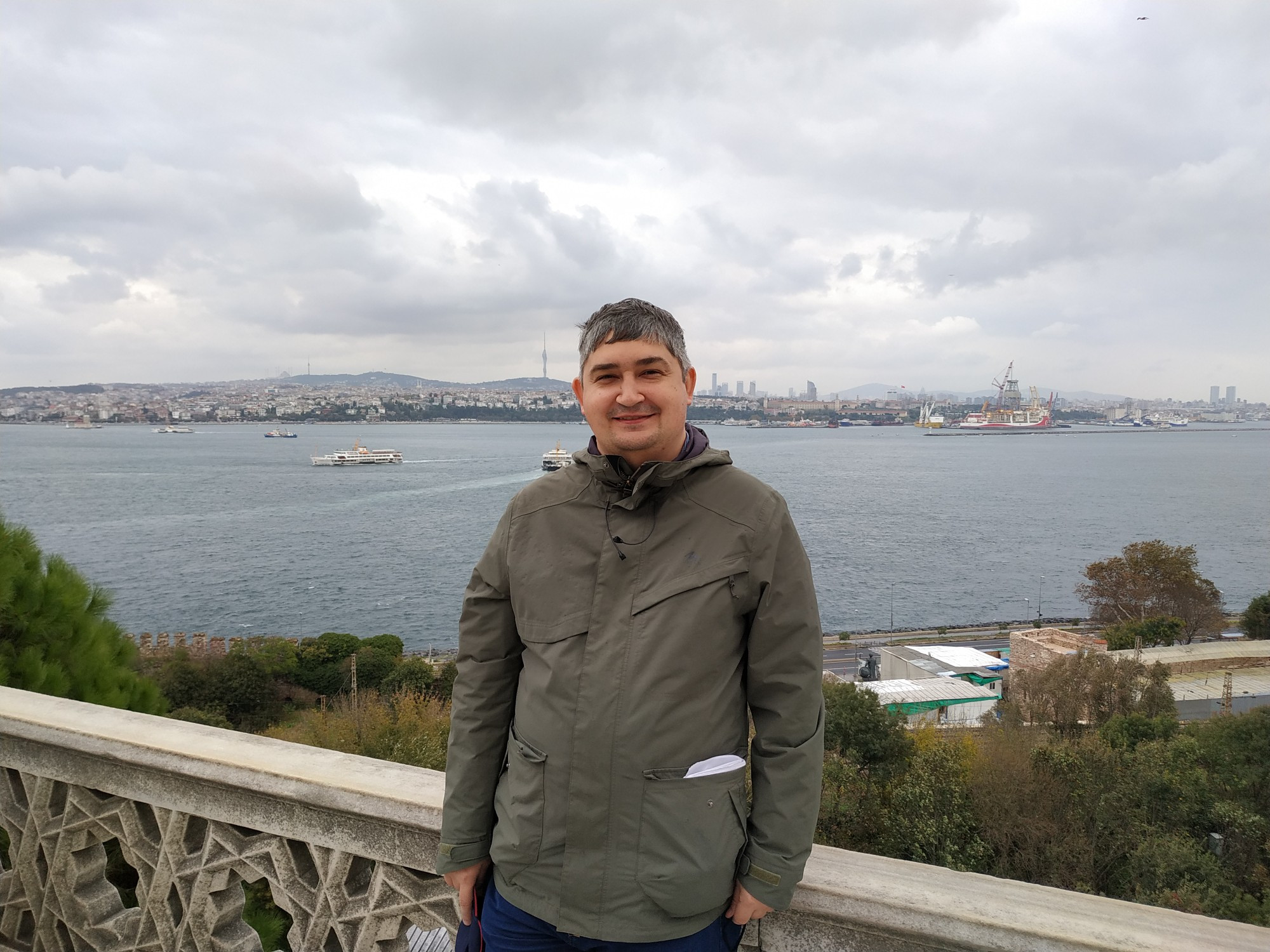 Стамбул. Я и вид на Босфор из дворца Топкапы. (05.11.2020)