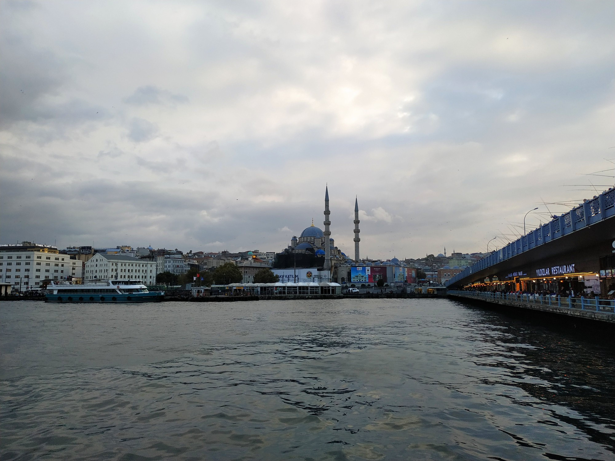 Стамбул. Вид у Галатского моста. (05.11.2020)