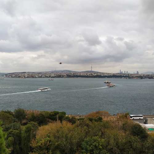 Стамбул. Топкапы. Четвёртый двор. Вид на Босфор. (05.11.2020)