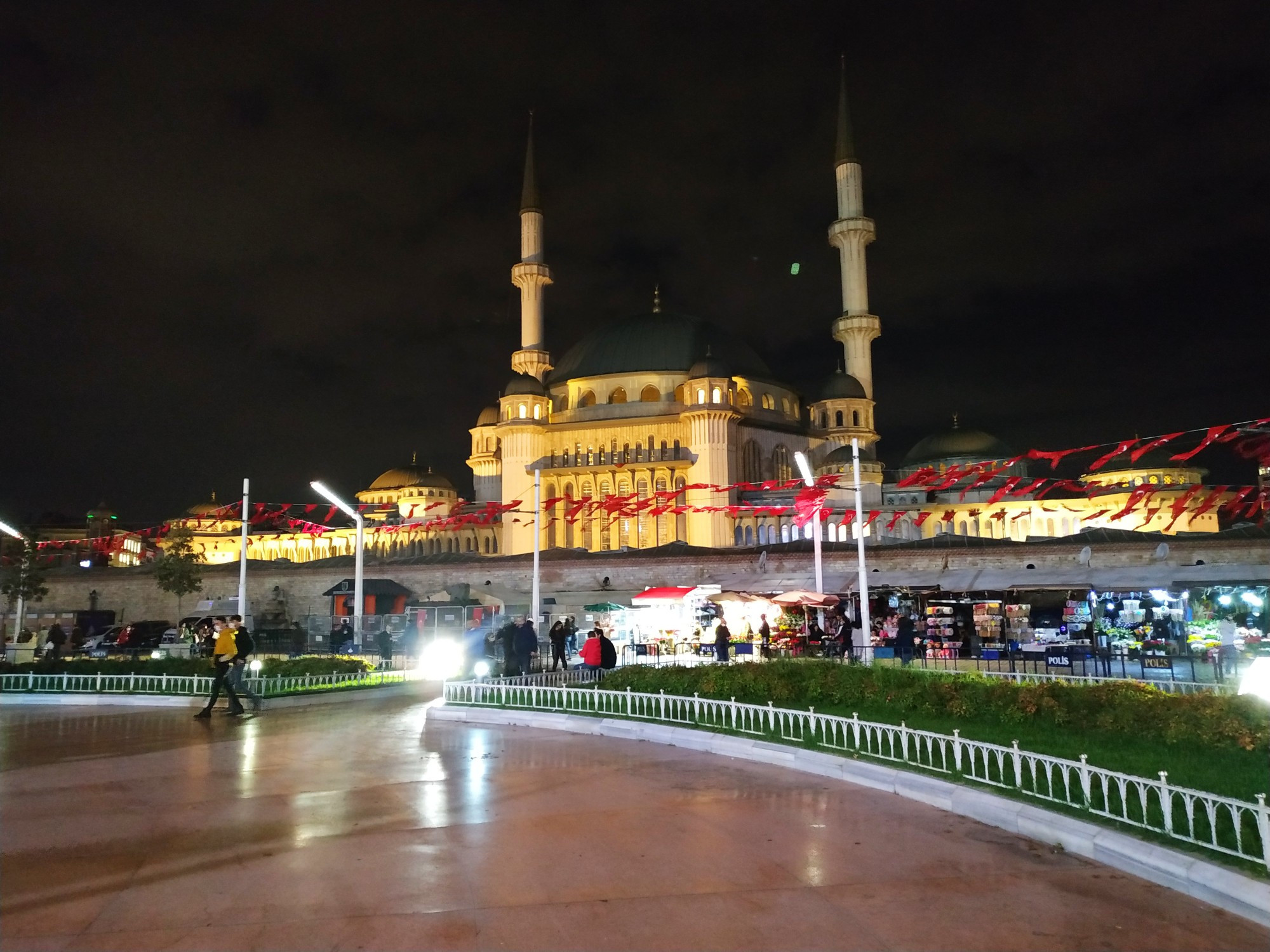 Стамбул. Площадь Таксим. (05.11.2020)