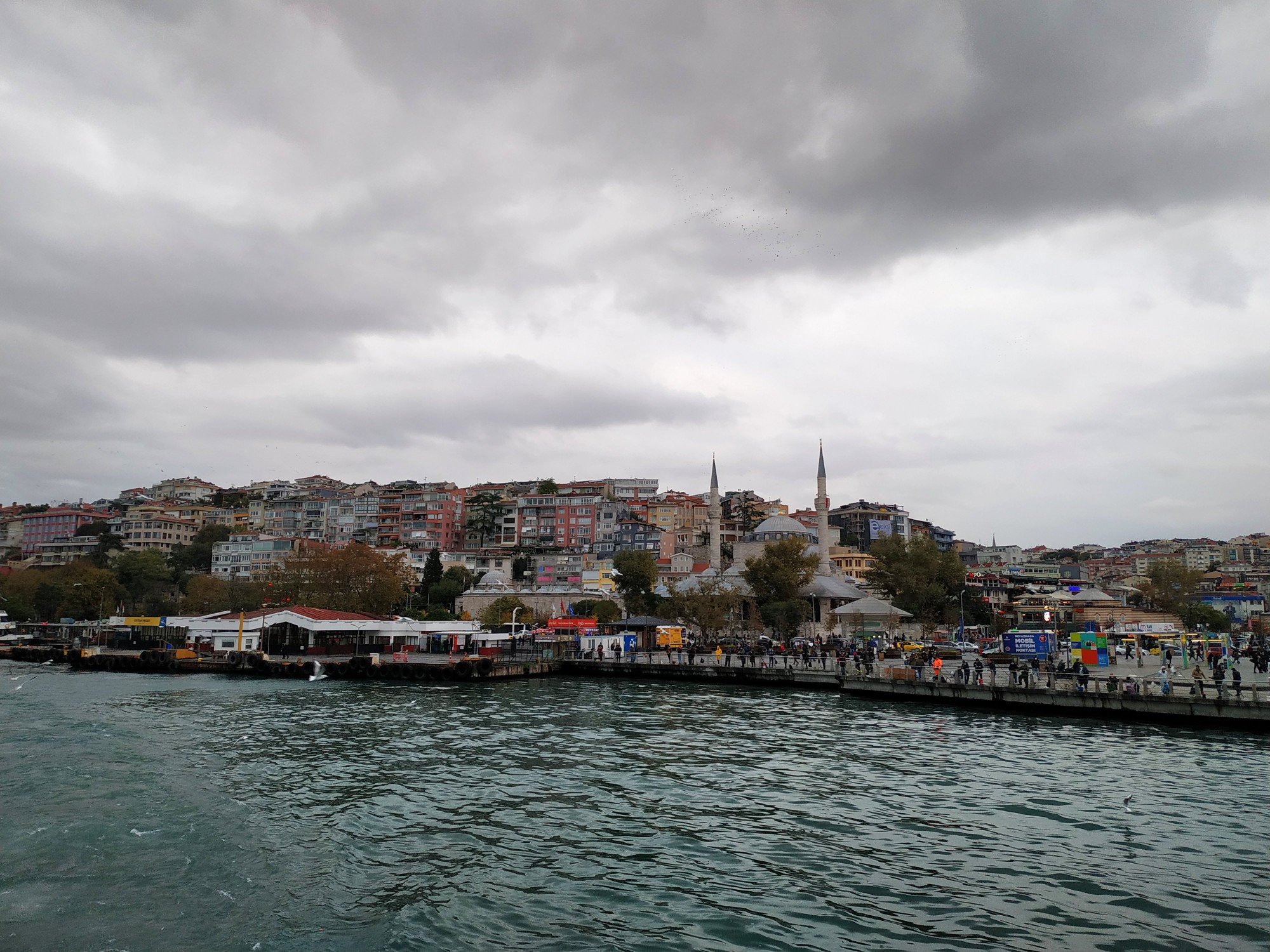 Стамбул. Вид на набережную Ускюдар с парома. (07.11.2020)