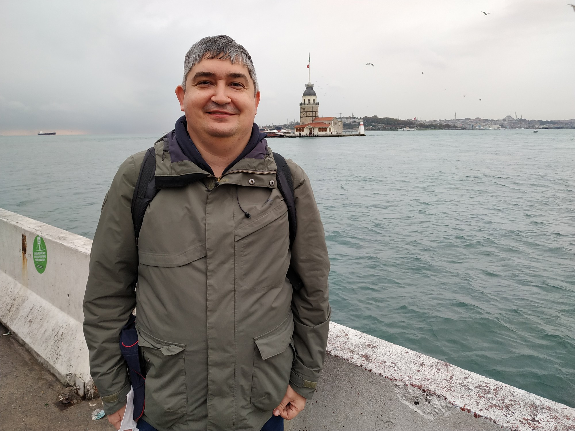 Стамбул. Я и вид на Девичью башню с набережной Ускюдар. (07.11.2020)