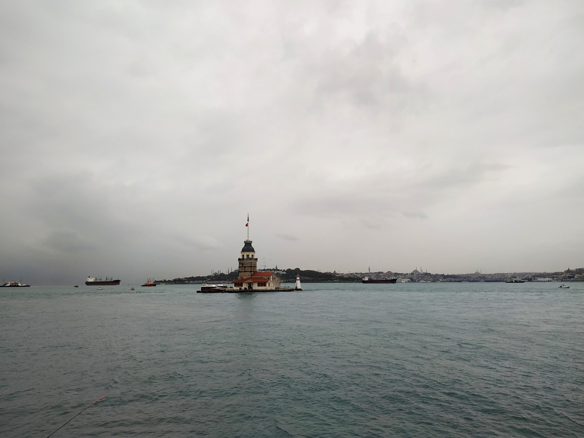 Стамбул. Вид на Девичью башню с набережной Ускюдар. (07.11.2020)