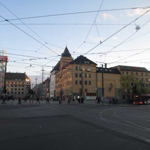 Осло. Площадь перед Центральным вокзалом. (01.05.2015)