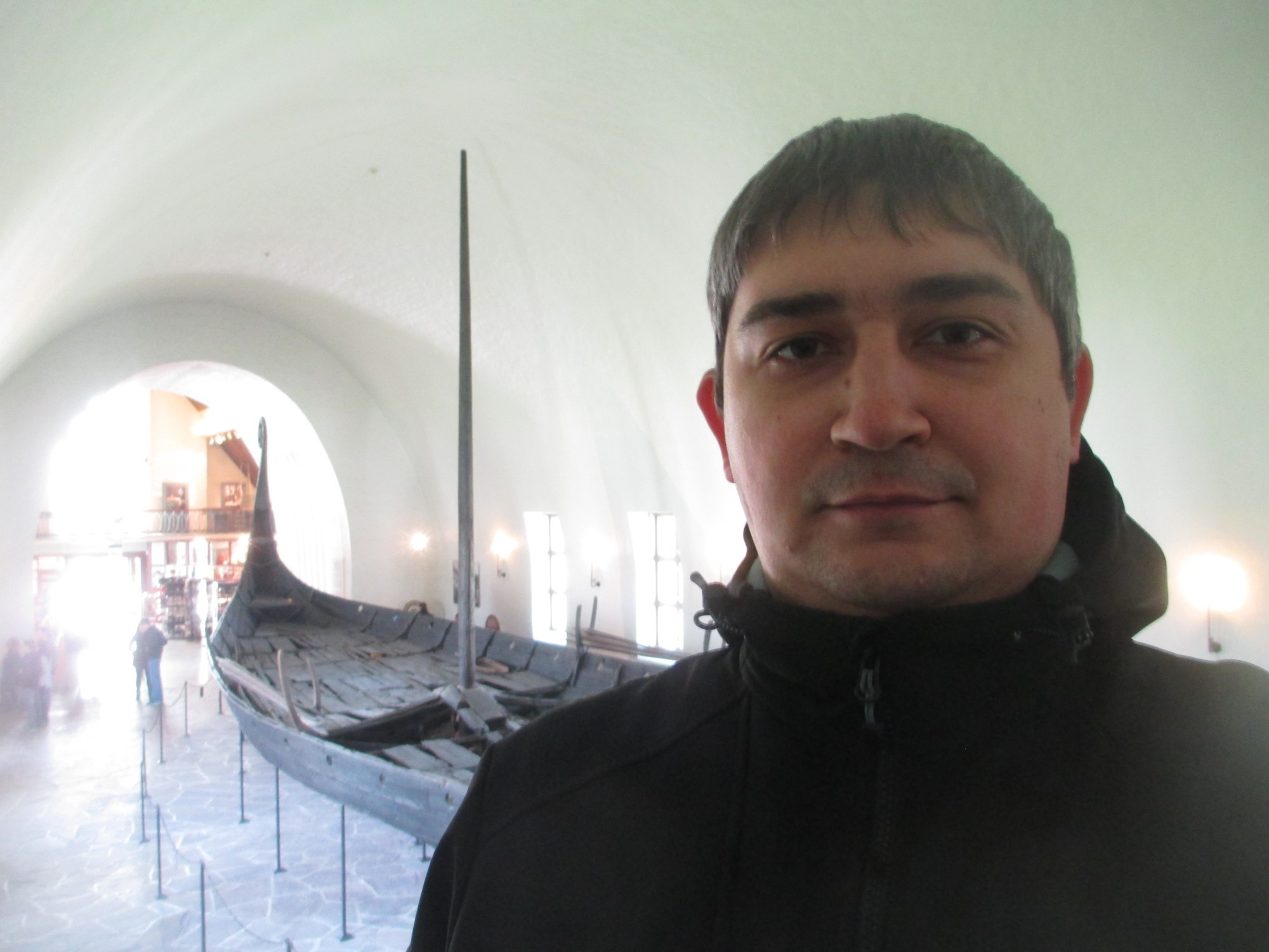 Осло. Я в музее кораблей викингов. (02.05.2015)