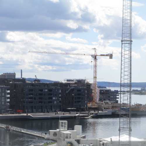 Осло. Вид на гавань Биспервика со здания Оперы. (03.05.2015)