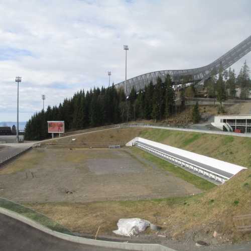 Осло. Биатлонное стрельбище и трамплин в Холменколлене. (03.05.2015)