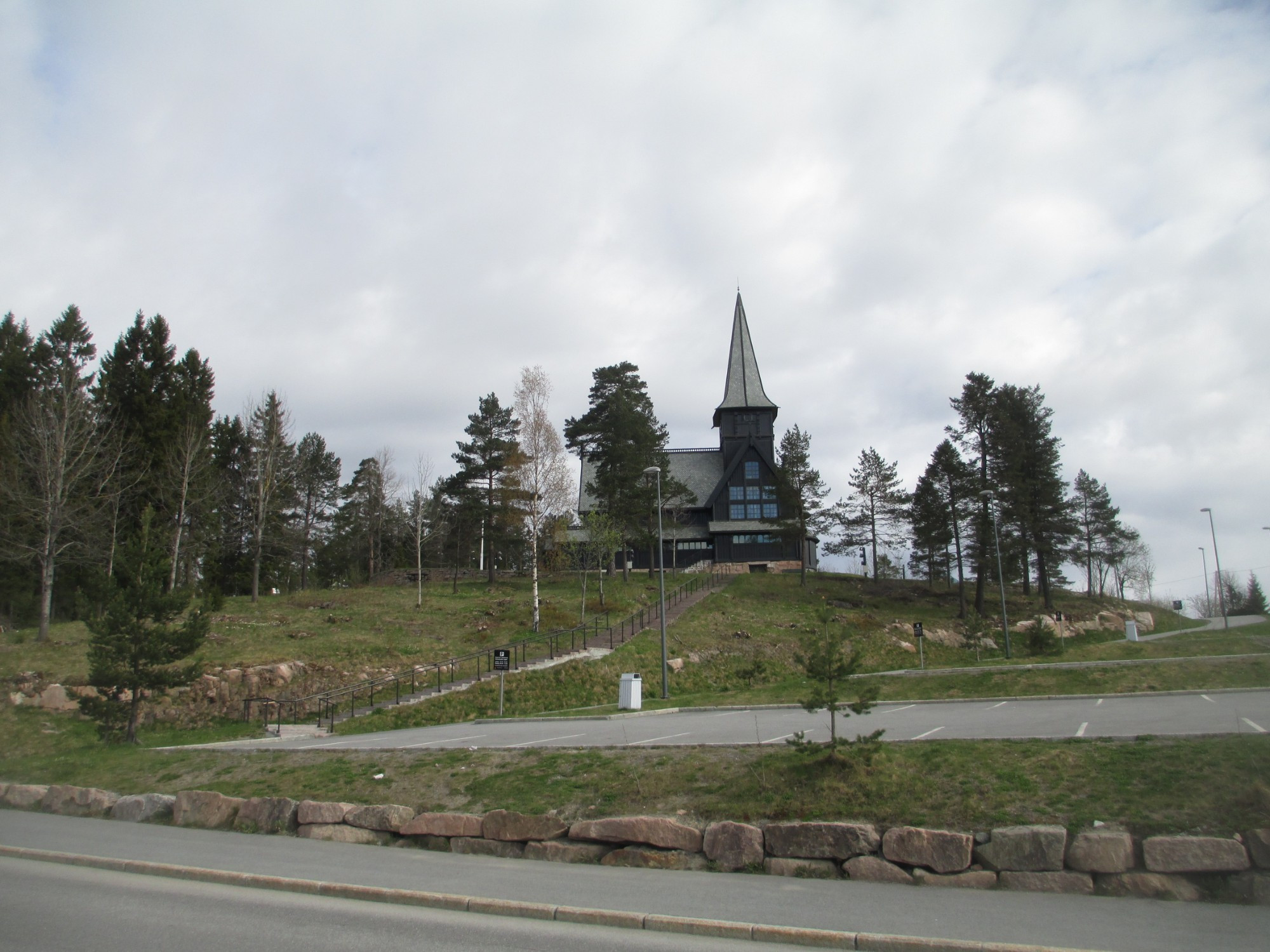 Осло. Холменколленская церковь. (03.05.2015)