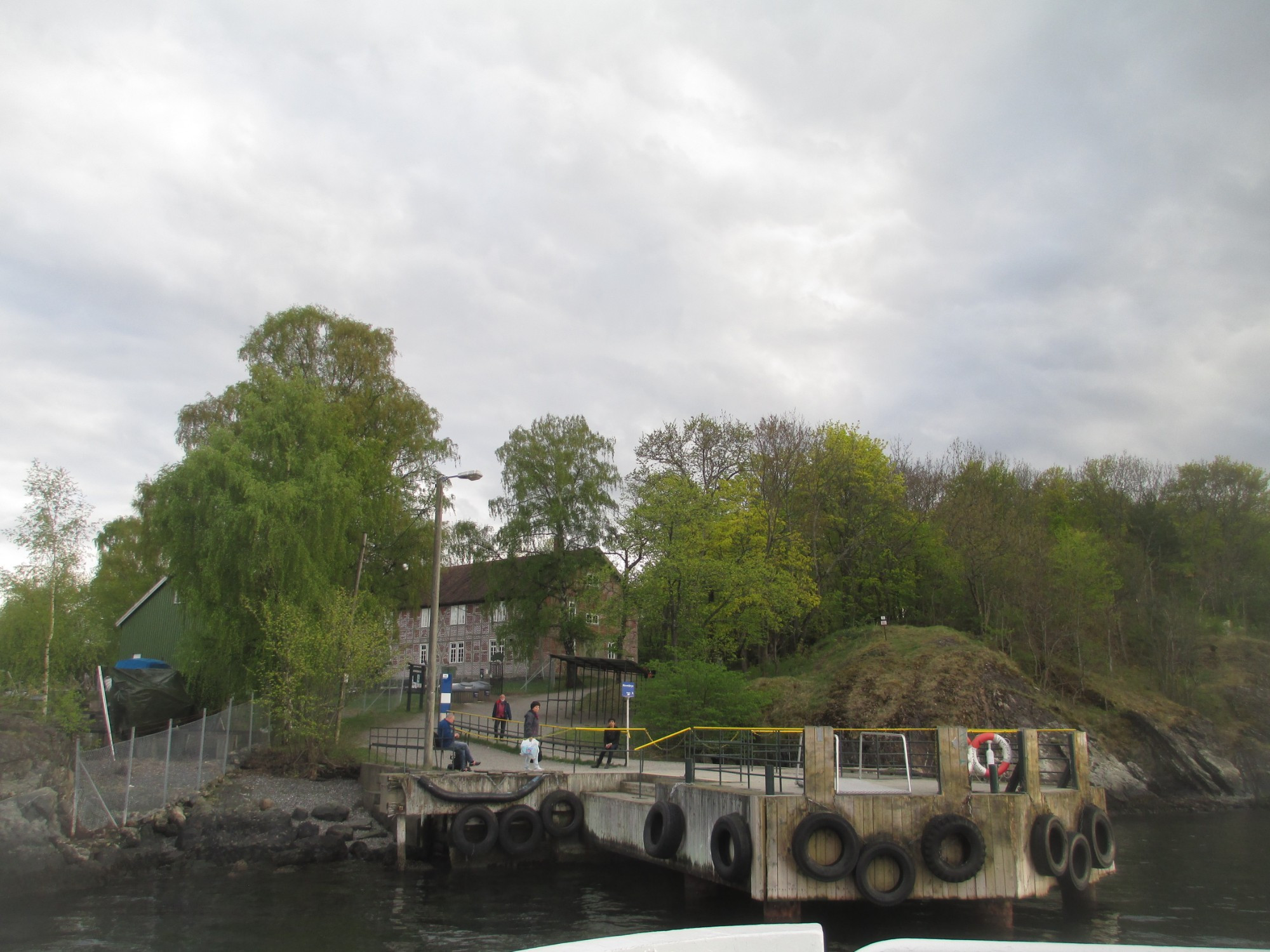 Осло. Паромная пристань на острове Хуведёйя. (03.05.2015)