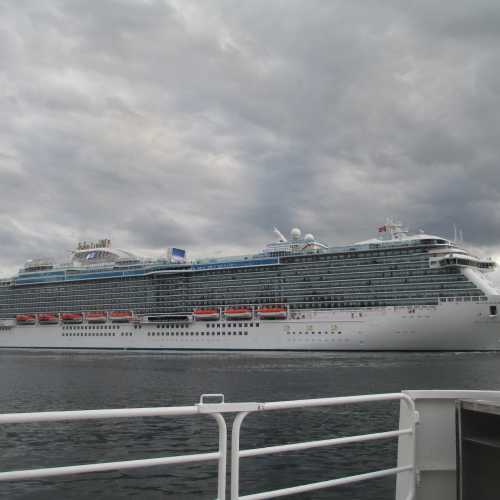 Круизный лайнер в порту Осло. (03.05.2015)