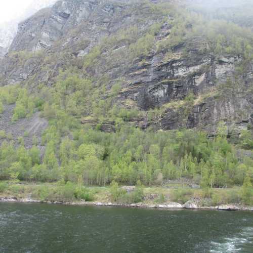 Вид на Гейрангер-фьорд с парома. (08.05.2015)