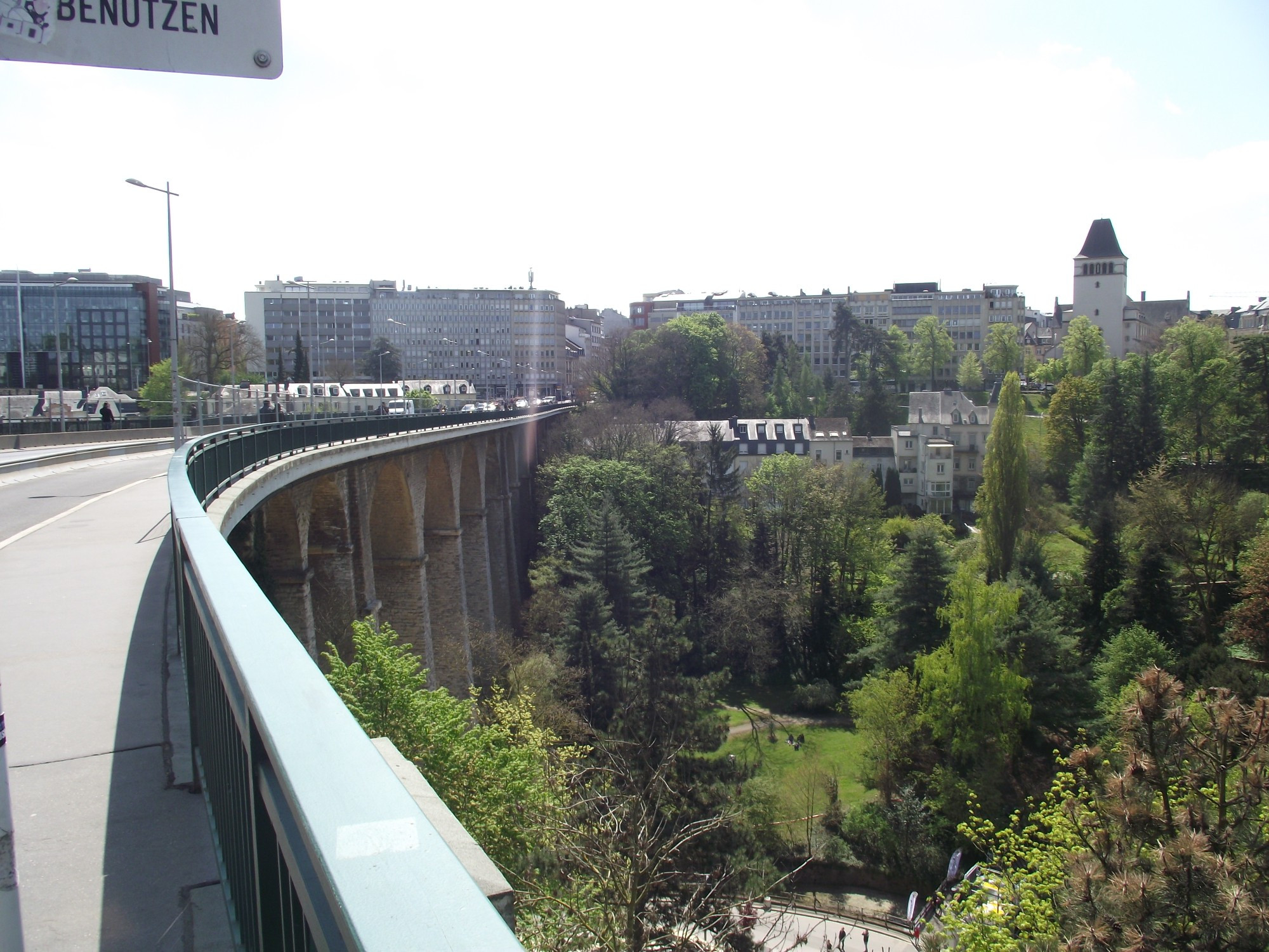 Люксембург. Вид с моста Luxemburgo-Passerelle. (29.04.2017)