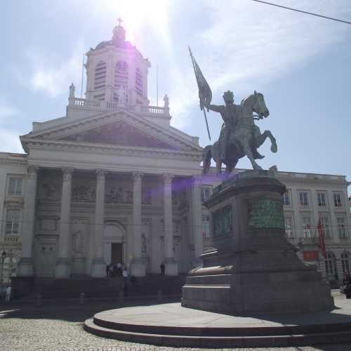 Брюссель. Королевская Площадь. Памятник Годфриду Бульонскому. (30.04.2017)