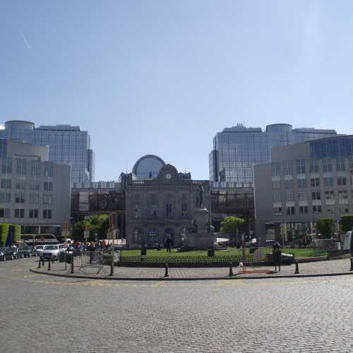 Брюссель. Площадь Люксембург. (30.04.2017)