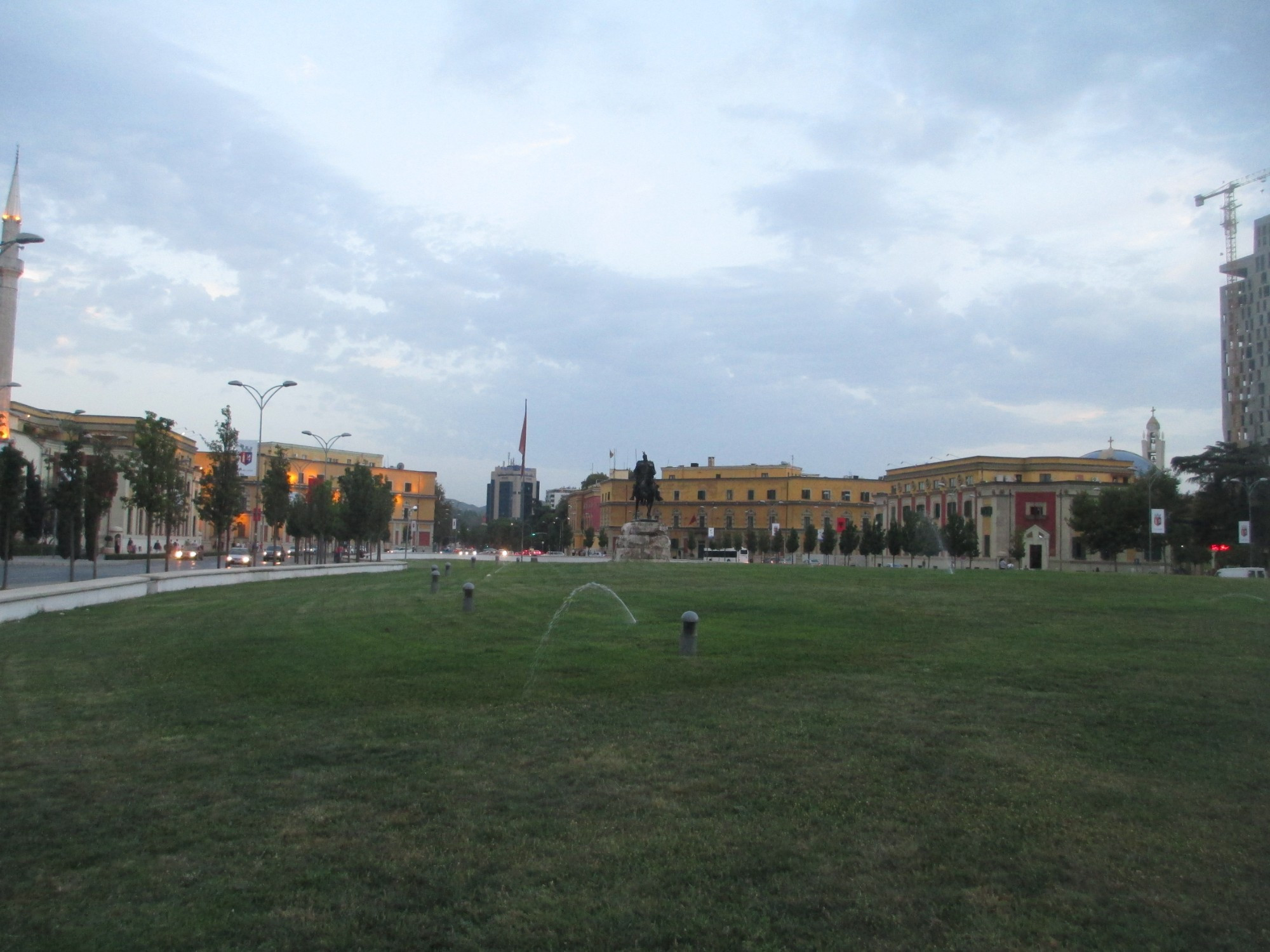 Тирана. Площадь Скандербега. (05.09.2015)