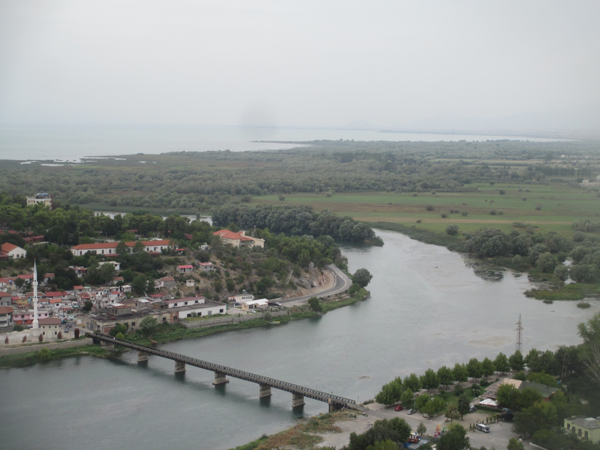 Вид на реку Буна и Скадарское озеро с крепости Розафа. (05.09.2015)